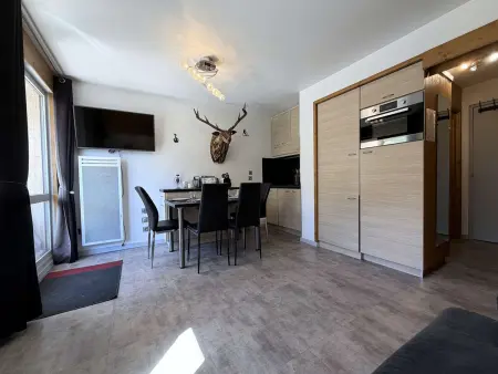 Studio 4 pers. aux Menuires, balcon vue montagne, au pied des pistes : photo 13