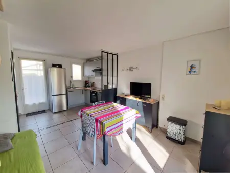 Escapade côtière avec terrasse et confort, Maison 5 personnes à Marseillan Plage - Photo 9