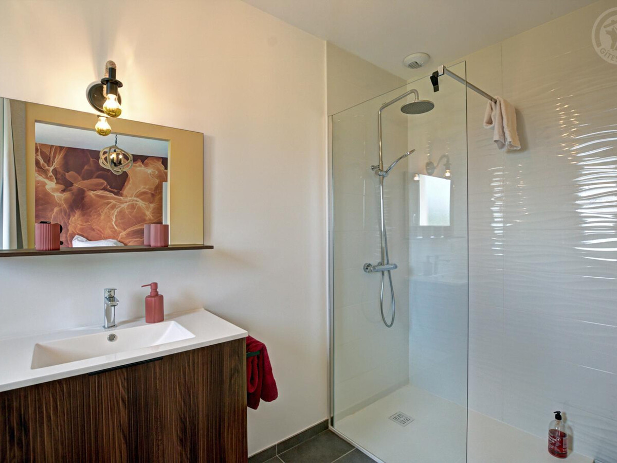 Gîte 12 pers, 6 suites – Plain-pied 160 m² à Saint-Germain-Laval - Photo 21