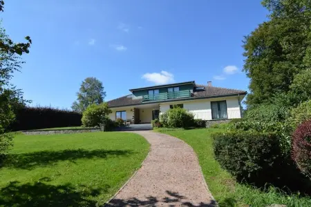 Location villa à Robertville, Villa pittoresque près de la vue sur le lac