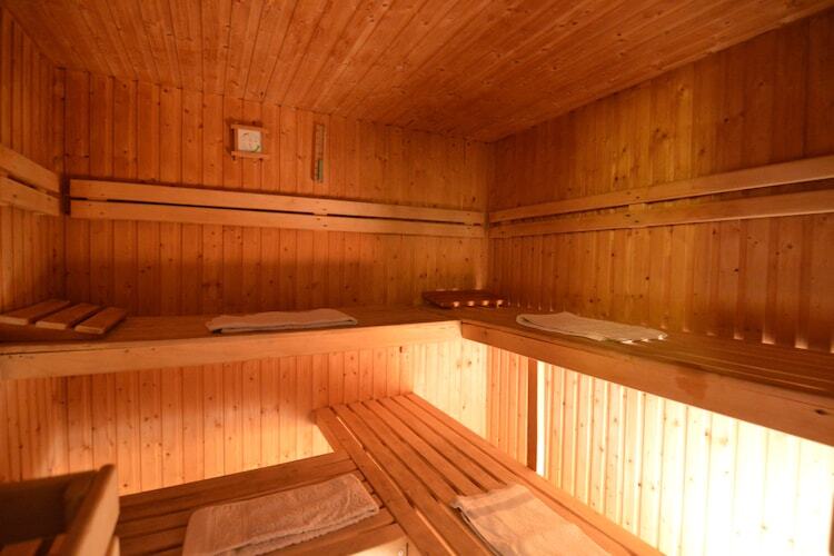 Maison 10 personnes avec sauna, jacuzzi et salle de jeux - Photo 2