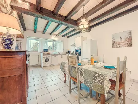 Maison rénovée 2024 à Geay, piscine partagée : photo 7
