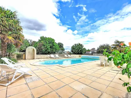 Maison rénovée 2024 à Geay, piscine partagée : photo 18