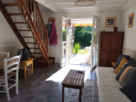 Location maison à Sarzeau, Maisonette 3 pièces près de la plage avec jardin, TV et parking
