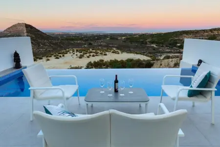 Location appartement à , Villa à Rojales avec Piscine Infinie