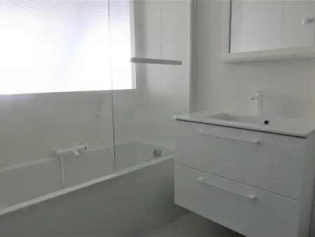 Maison pieds dans l'eau à Trébeurden, vue mer et terrasse 50m² - Photo 8