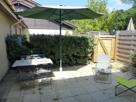 Location maison à Capbreton, Charmante maisonnette rénovée avec terrasse proche du port