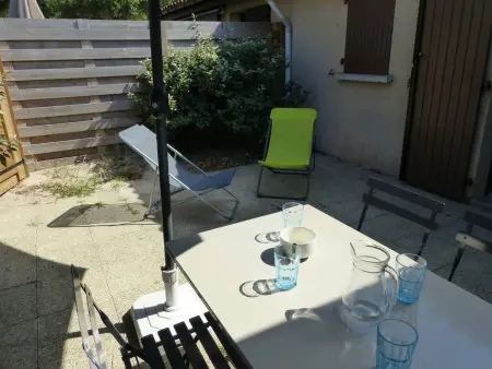 Maisonnette rénovée 32m² avec terrasse près du port - Photo 1