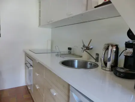 Maisonnette rénovée 32m² avec terrasse près du port - Photo 7