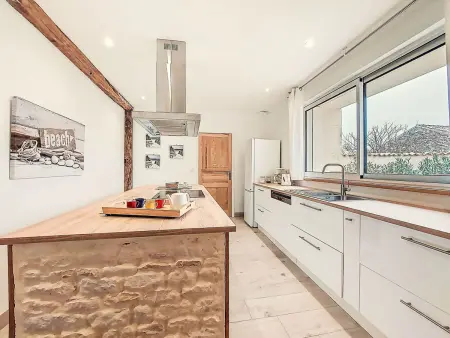 Maison rénovée 2024 avec piscine partagée à Geay : photo 6