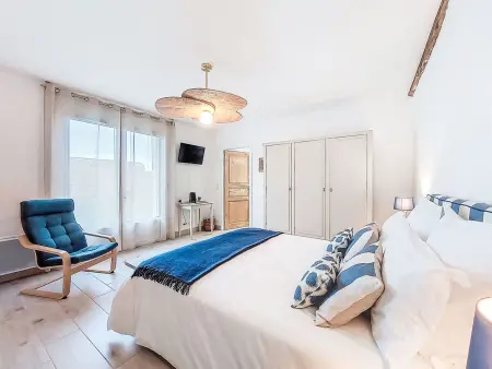 Maison rénovée 2024 avec piscine partagée à Geay : photo 12