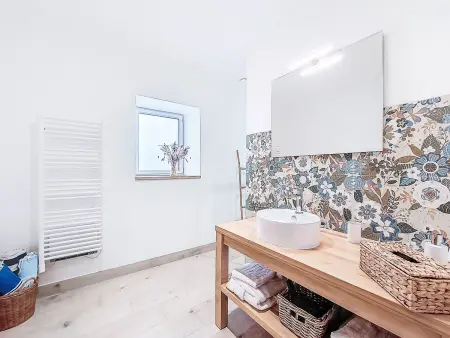 Maison rénovée 2024 avec piscine partagée à Geay : photo 14