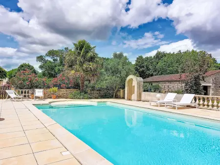 Maison rénovée 2024 avec piscine partagée à Geay : photo 22