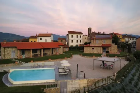 Location appartement à Poppi, Appartement accueillant à Poppi avec patio