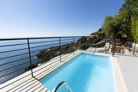 Location appartement à THEOULE SUR MER, Villa à Théoule-sur-Mer avec Piscine Toit