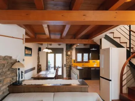 Location gite à Montardit de Dalt, Charmante maison de montagne, animaux acceptés