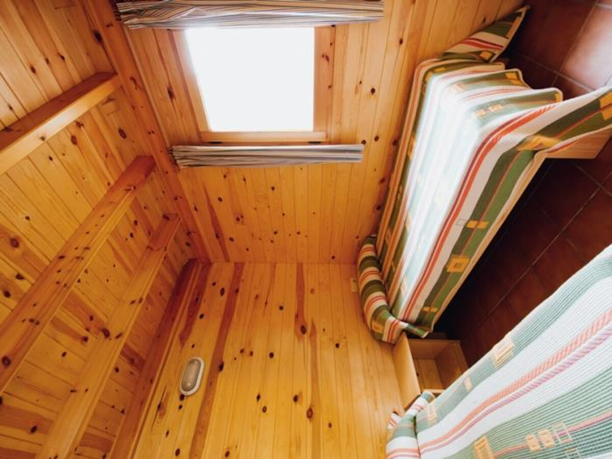 Bungalow en bois avec porche près de Sort - Photo 5