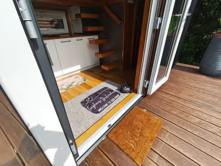 Tiny House Sundancer avec terrasse en forêt : photo 15