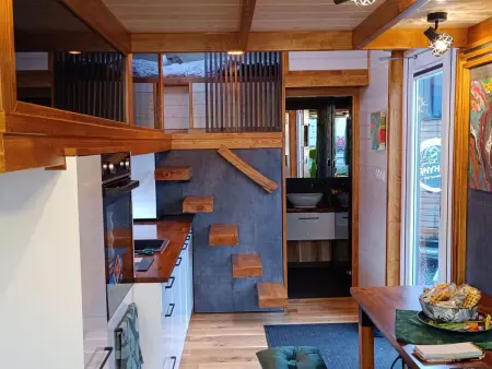 Tiny House Sundancer avec terrasse en forêt : photo 25