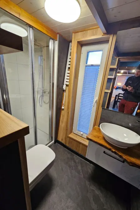 Tiny House Sundancer avec terrasse en forêt : photo 29