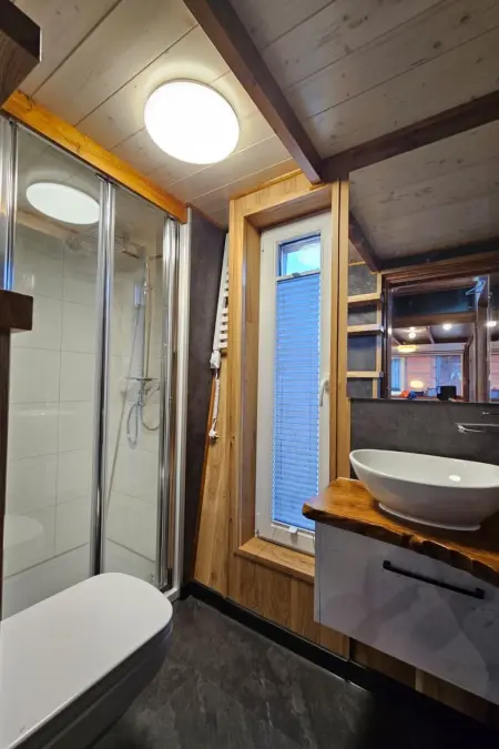 Tiny House Sundancer avec terrasse en forêt : photo 30