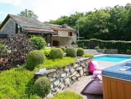 Location maison à Trois Ponts, Villa Spineux Schwimmbäder/Whirlpool/Sauna 11pers