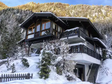 Location maison à Champex, Chalet mit Seeblick, Jacuzzi, Sauna und Garten