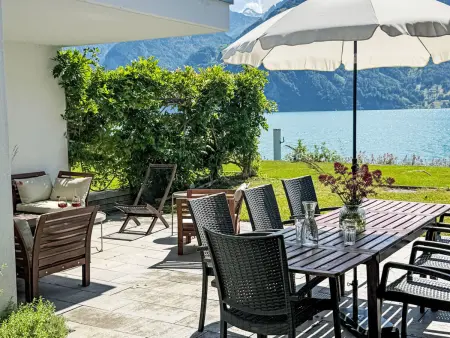Ferienvilla am See 5 für 2-4 Personen, Maison 2 personnes à Sisikon - Photo 1