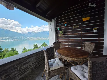 Location appartement à Piazzogna, Casa Melitta Ferien mit schönem Seeblick