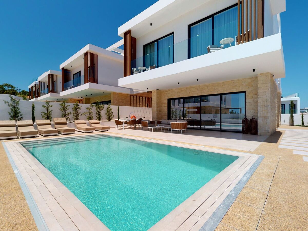 Villa Terpsichori - Maison 4 chambres vue mer à Paralimni - Photo 1