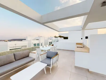 Villa Erato – 4 chambres, piscine privée et vue mer à Paralimni : photo 16