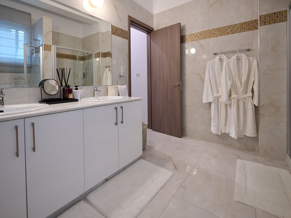 Olymp Villa C, maison beachfront avec piscine infinity - Photo 17