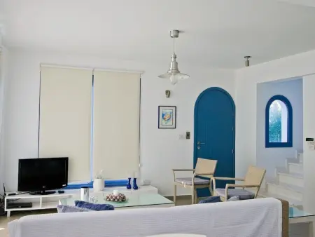 Maison 3 chambres piscine privée à Chloraka : photo 6