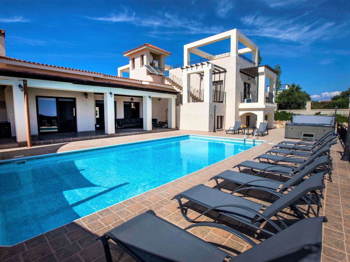Villa 6 chambres avec piscine et jacuzzi vue montagne - Photo 3