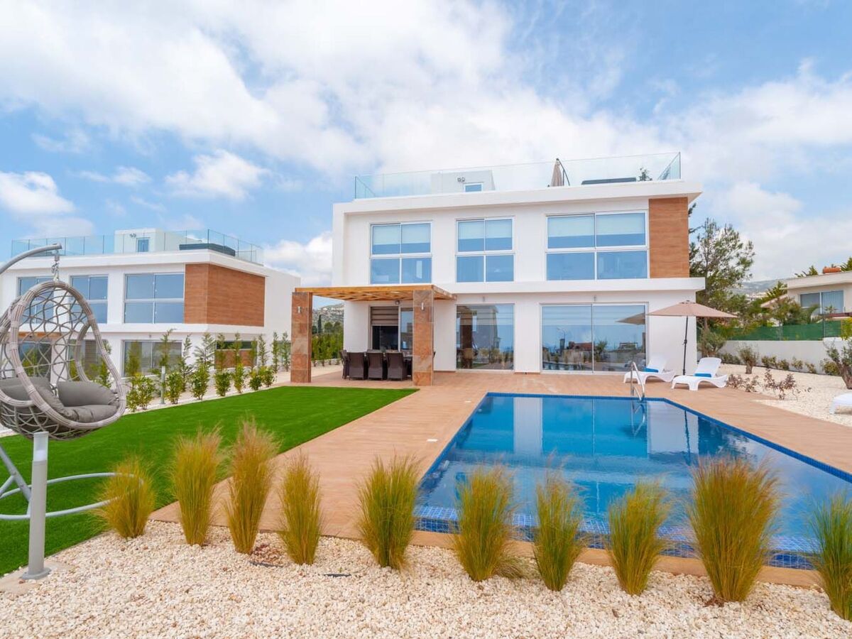 Coral Elite Residence mit Pool und Whirlpool, Maison 8 personnes à Peyia - Photo 1