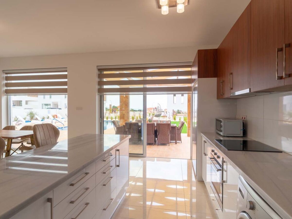 Luxuriöse Villa mit 4 Schlafzimmern, Pool und Whirlpool - Photo 22