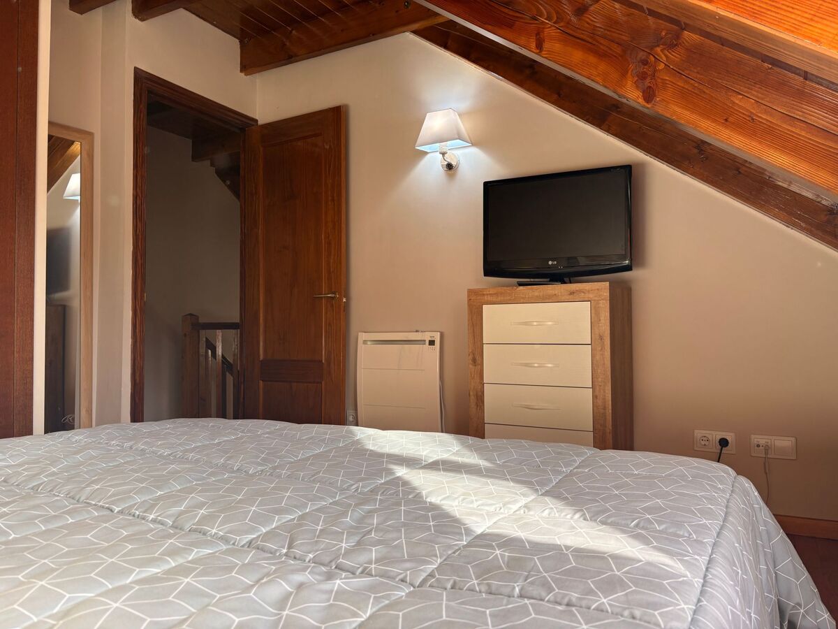 Triplex dans les Pyrénées espagnoles, vue station de ski - Photo 27