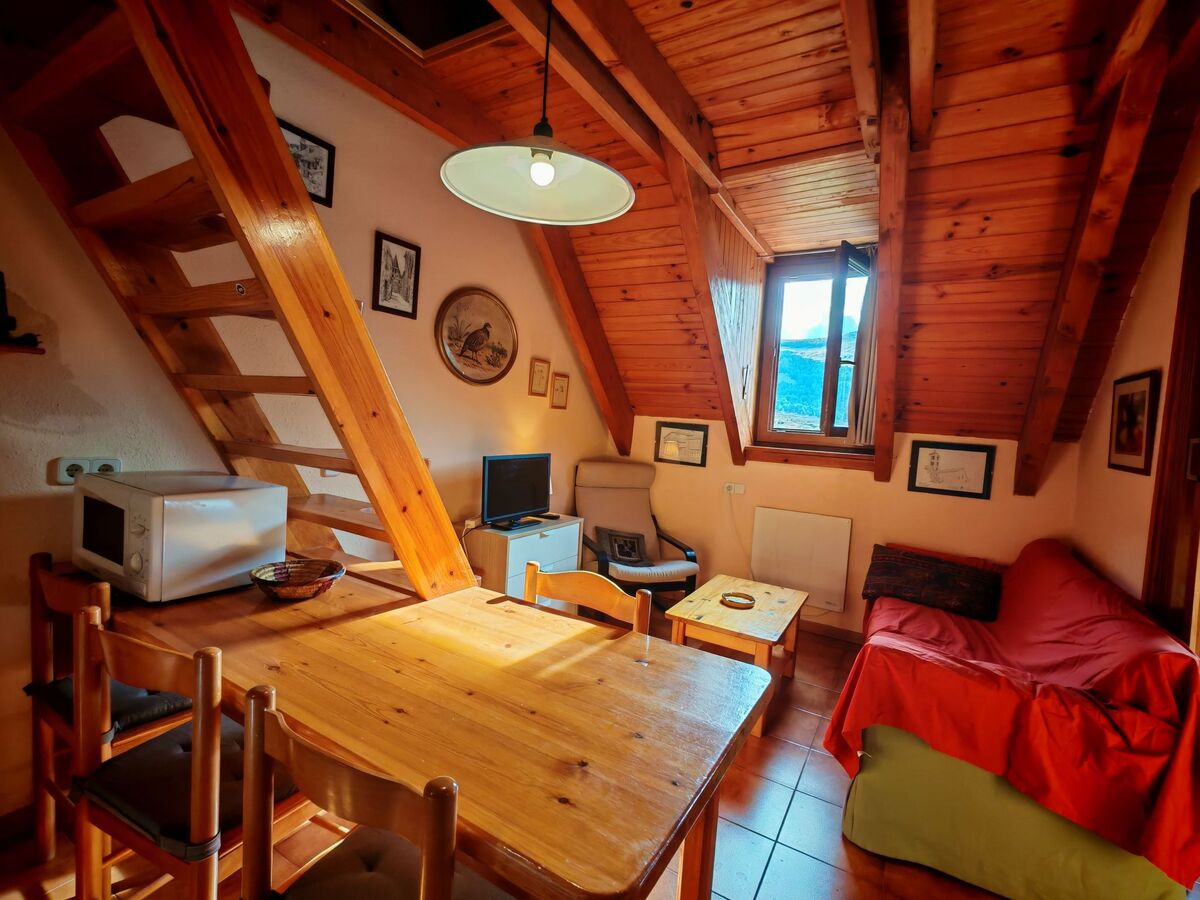 Duplex sous les toits à Taüll, vue sud sur les Pyrénées - Photo 2