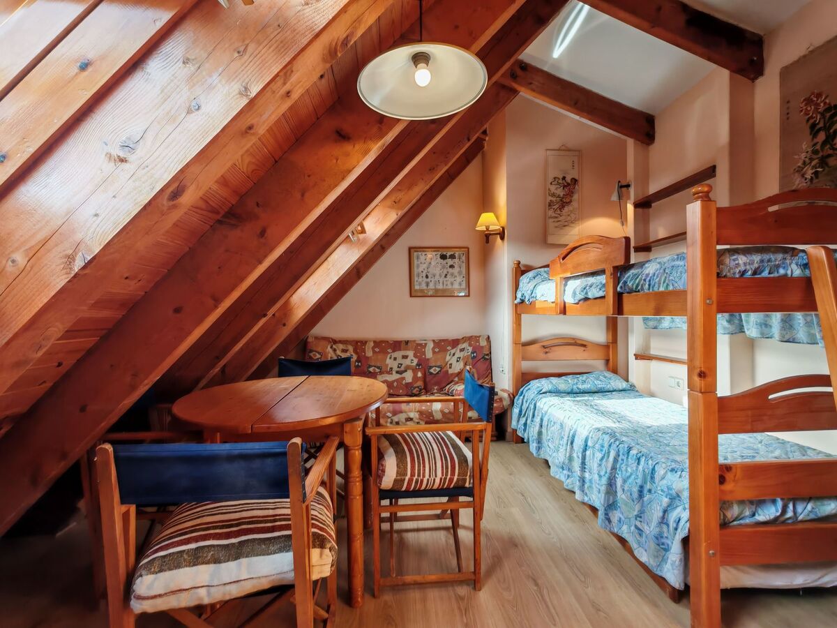 Duplex sous les toits à Taüll, vue sud sur les Pyrénées - Photo 14