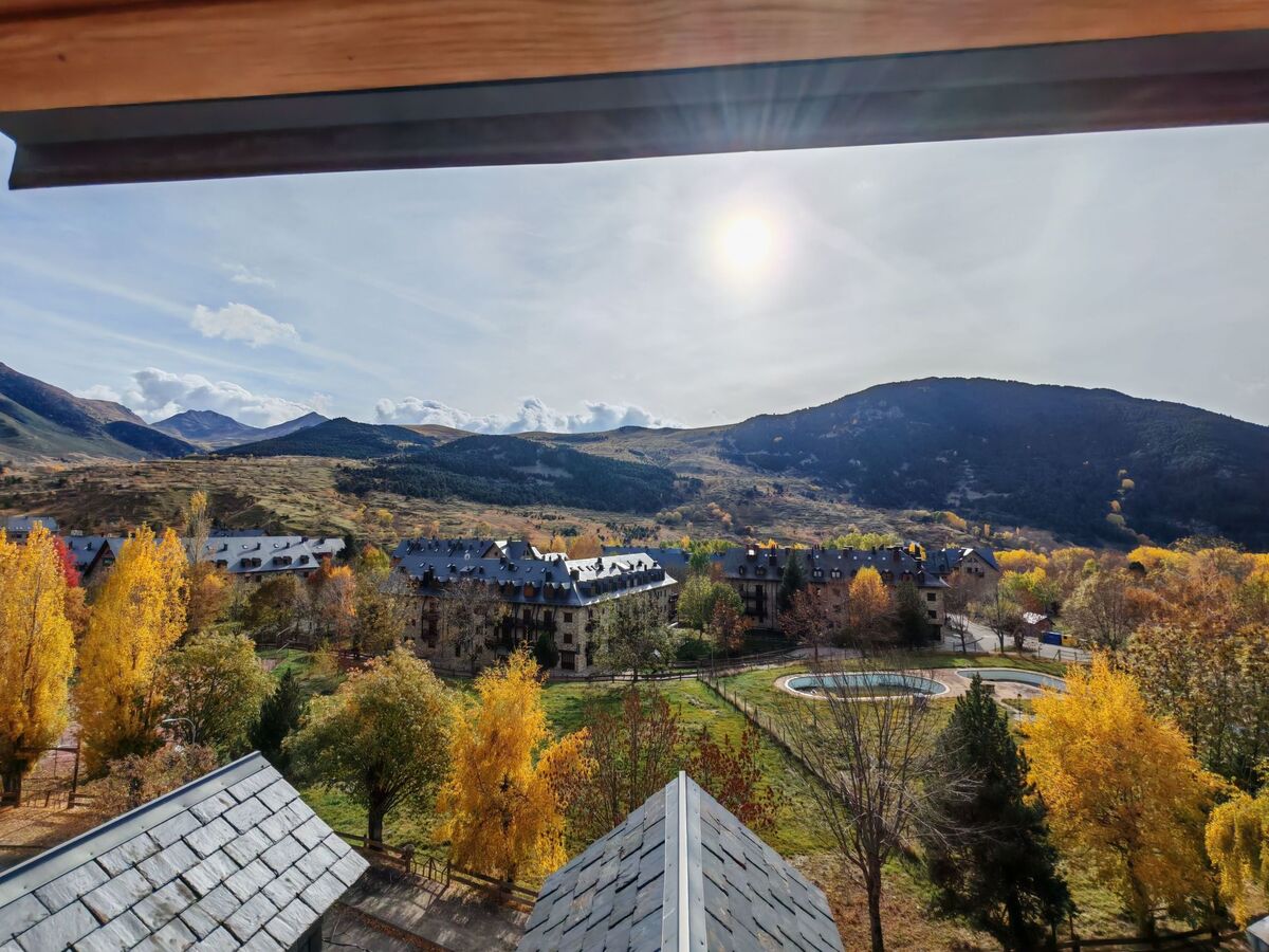 Duplex sous les toits à Taüll, vue sud sur les Pyrénées - Photo 16