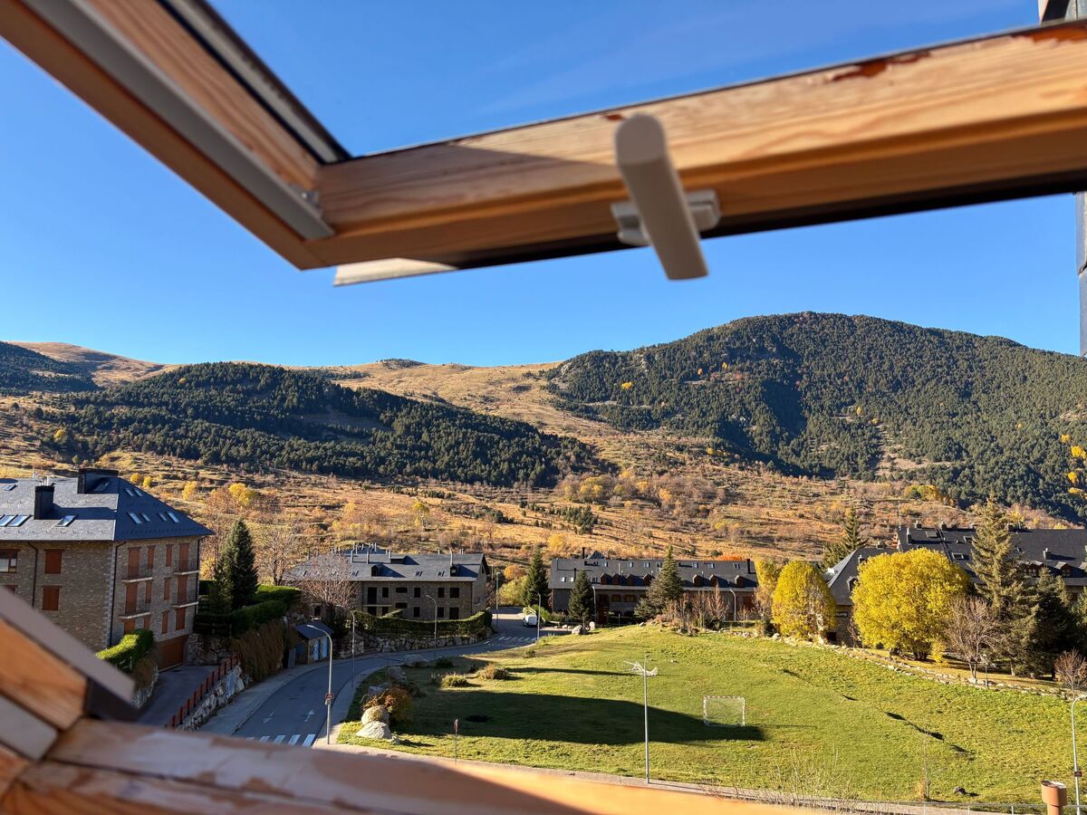 Triplex Erta 8 à Taüll – terrasse clôturée, cheminée, vue Pyrénées - Photo 4