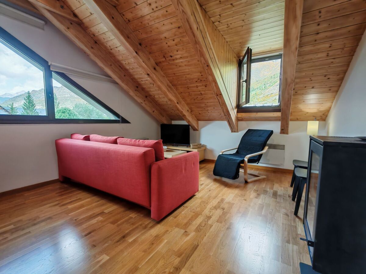 Appartement mansardé à Taüll, cheminée et parking privé - Photo 10