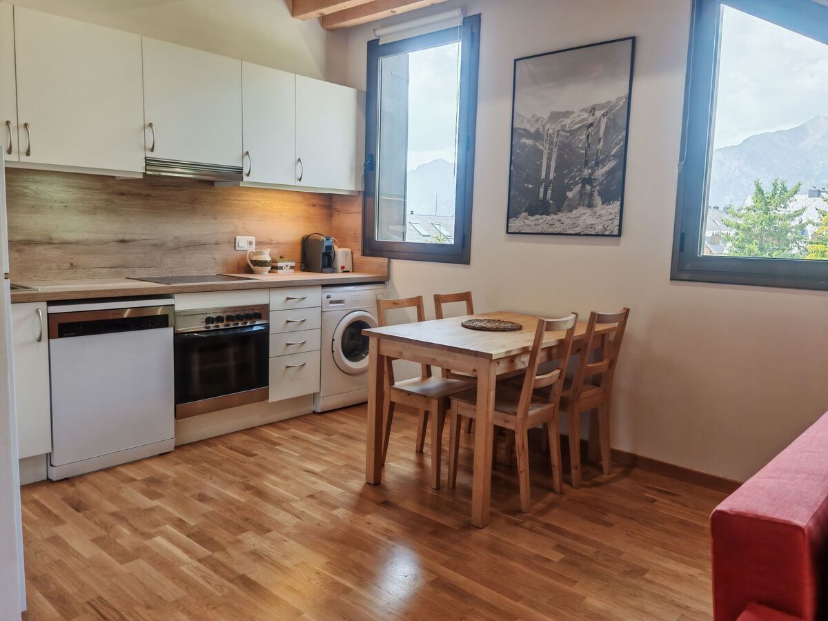 Appartement mansardé à Taüll, cheminée et parking privé - Photo 11