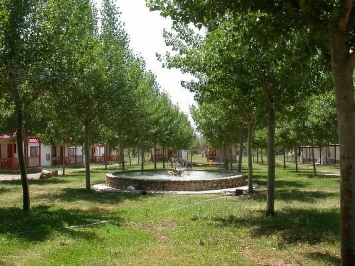 Bungalow Isabena dans un camping familial des Pyrénées - Photo 3