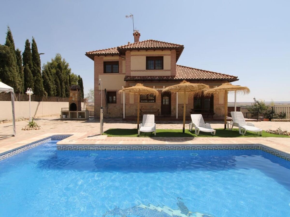 Maison Haus Mirador del Valle – 5 ch., piscine privée, Seseña - Photo 2