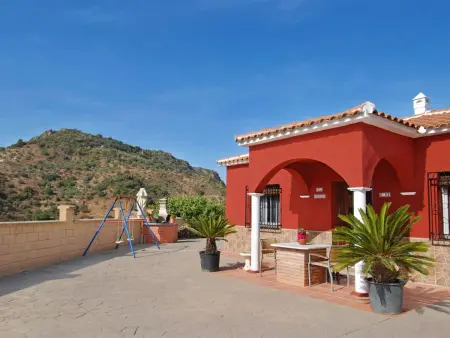 Finca auf einem eingezäunten Grundstück, Maison 6 personnes à Comares - Photo 4