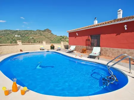 Finca auf einem eingezäunten Grundstück, Maison 6 personnes à Comares - Photo 5