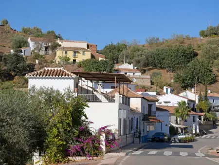 Finca auf einem eingezäunten Grundstück, Maison 6 personnes à Comares - Photo 6