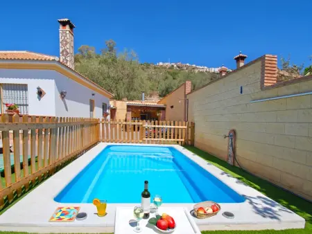 Ganzes Haus in Comares mit abschließbarem Parkplatz - Photo 1