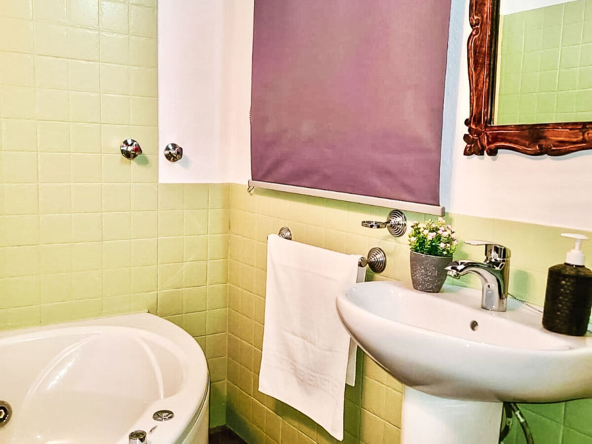 Cocineta à Fuentes de Cesna, gîte avec jardin et jacuzzi - Photo 9